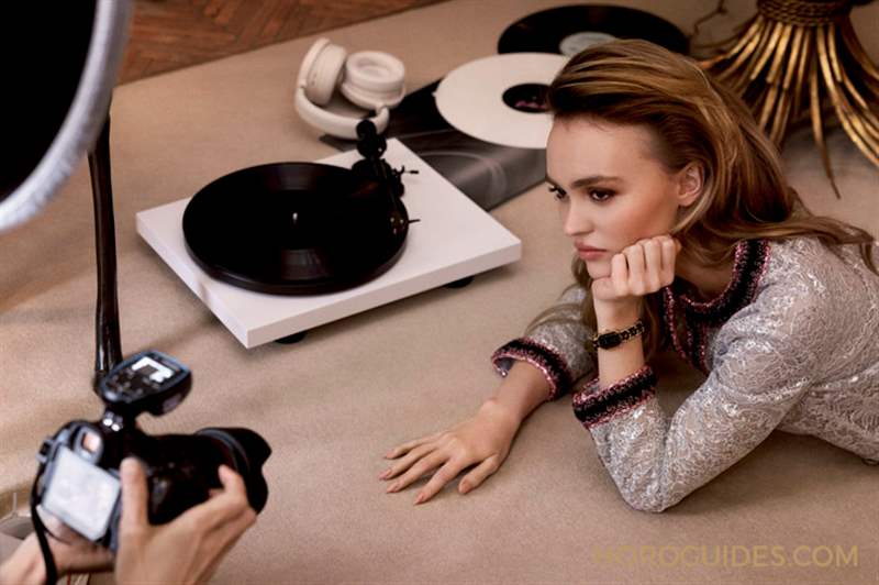 CHANEL - CHANEL Première腕表－原創款形象大使，為什么是Lily-Rose Depp？